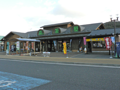 道の駅林林館森の茶屋の外観