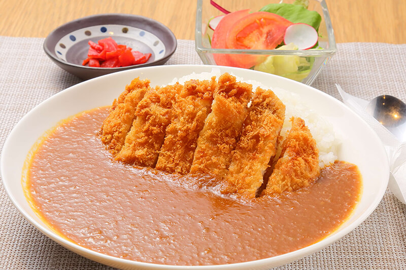 蕎麦屋の本格カツカレー