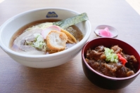 チャチャラーメン＆牛すじミニ丼セット