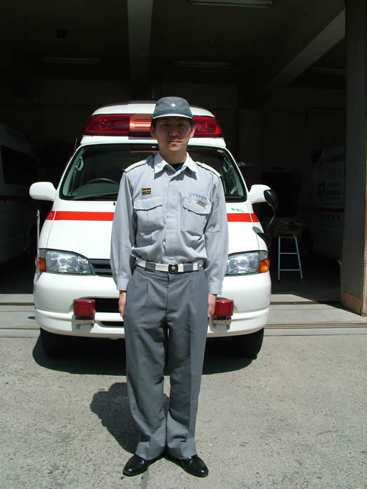 救急隊員服着用の写真
